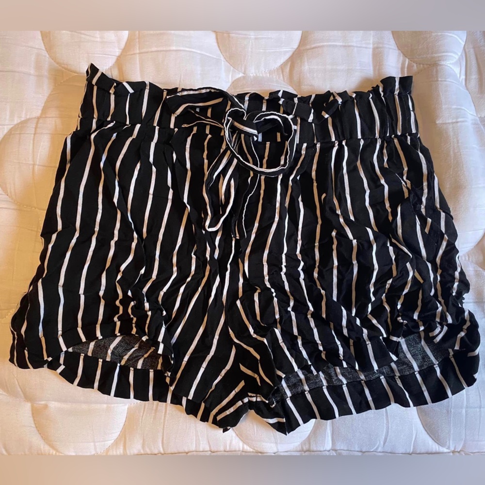Forever 21 - Size medium - stretch waist shorts.